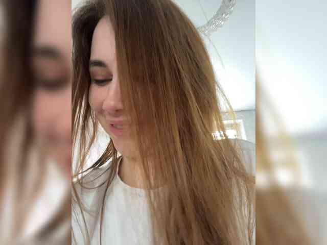 Модель: -LeiaProseccina-