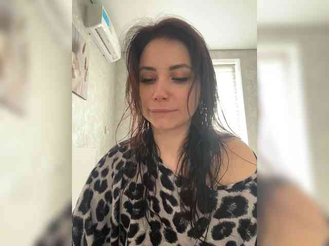 -LeiaProseccina- live female cam on bongacams