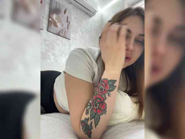 Model: -LeiaProseccina-