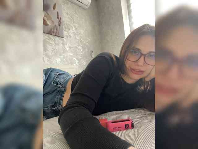 Модель: -LeiaProseccina-