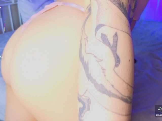 KellyMiller's BongaCams show and profile