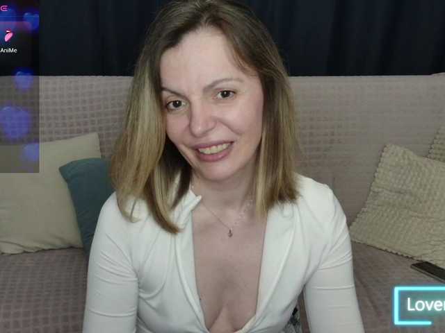 Kiramarta live cam on BongaCams