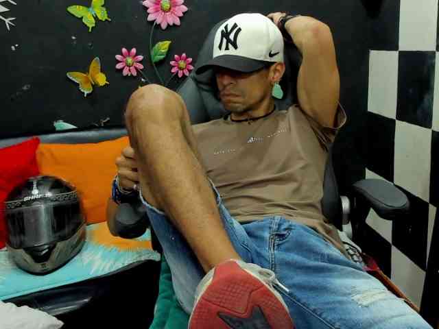 MikeRose94 Live Webcam on BongaCams