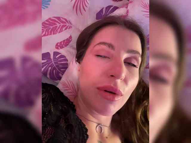 MilashaNyasha webcam