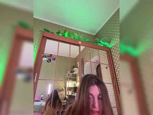 MilashaNyasha webcam