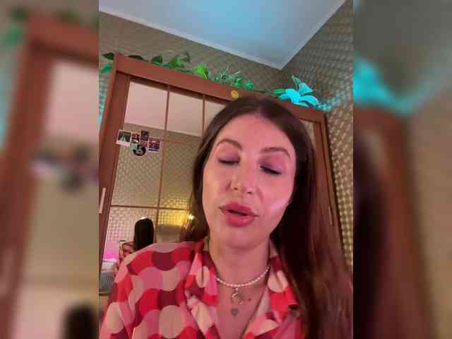 MilashaNyasha webcam