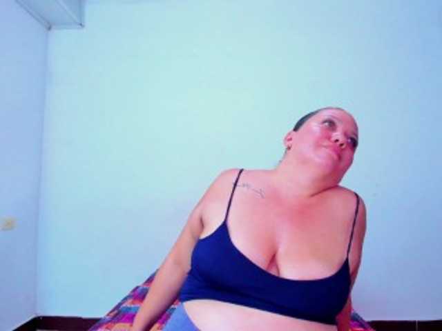 camilafox live cam on BongaCams