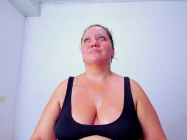 camilafox live cam on BongaCams