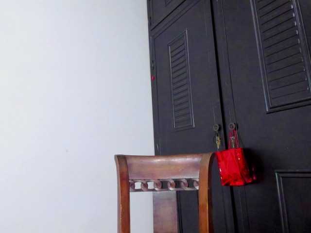 camilafox Live Cam on BongaCams