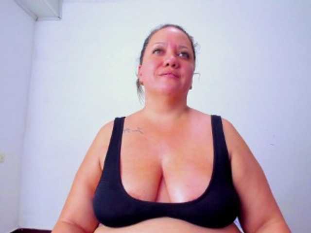 camilafox live cam on BongaCams