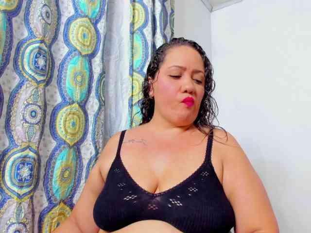 camilafox Live Webcam on BongaCams