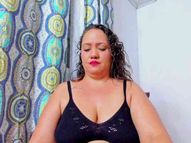 camilafox Live Webcam on BongaCams