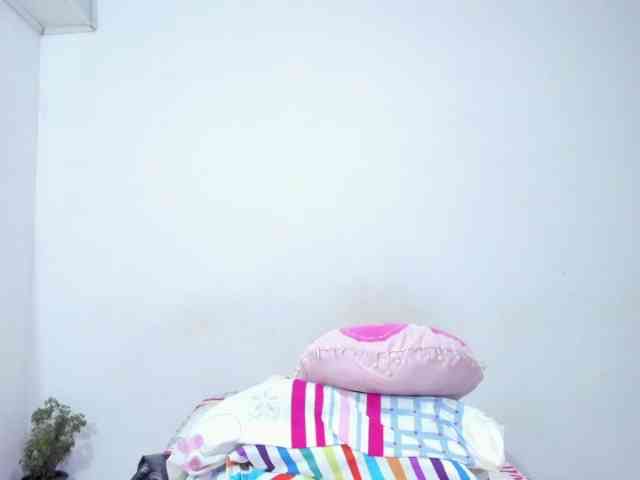 camilafox Live Webcam on BongaCams