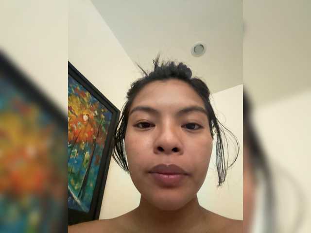 demilivia live cam on BongaCams