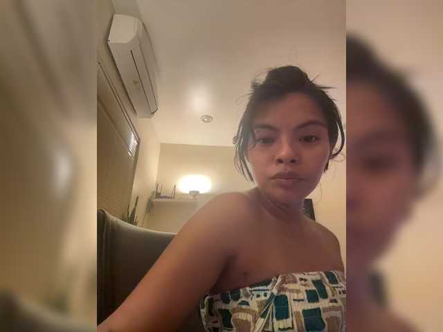 demilivia live cam on BongaCams