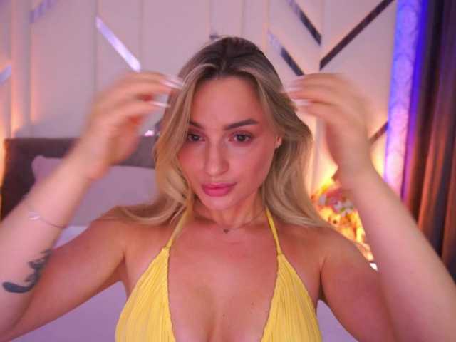 FloraGreys live webcam show