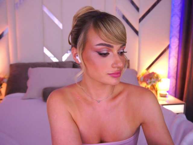 FloraGreys live webcam show