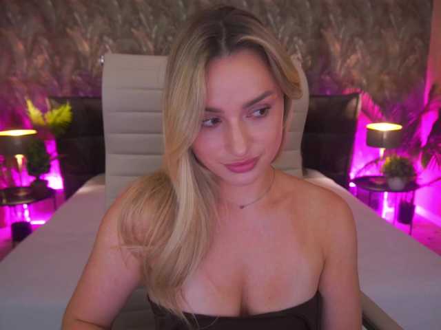 FloraGreys live webcam show
