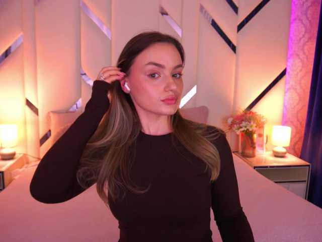 FloraGreys's BongaCams show and profile