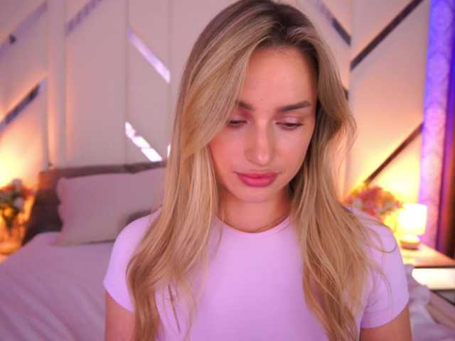 FloraGreys live cam on BongaCams