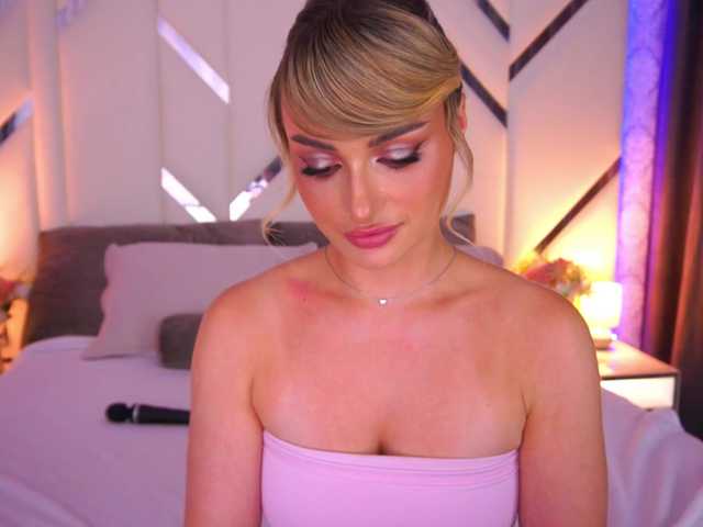 FloraGreys live webcam show