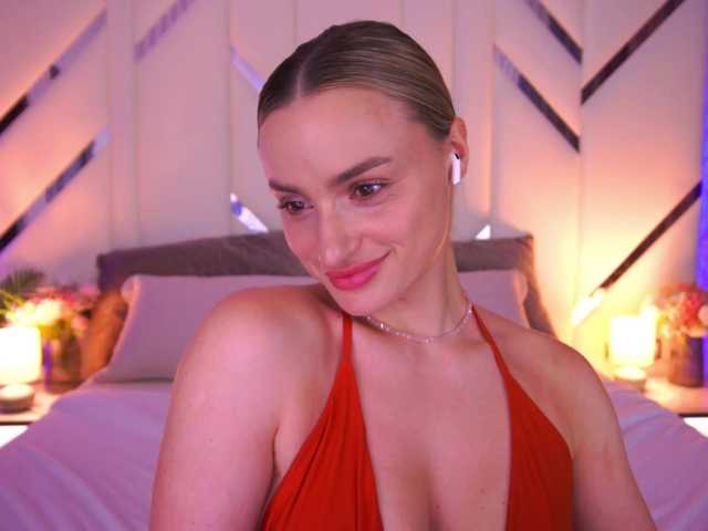 FloraGreys live cam on BongaCams