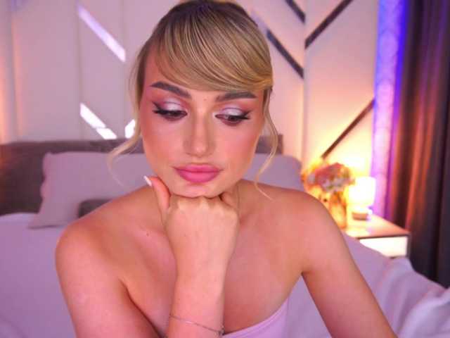FloraGreys live webcam show