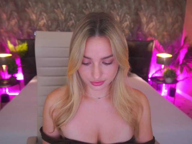 FloraGreys live webcam show