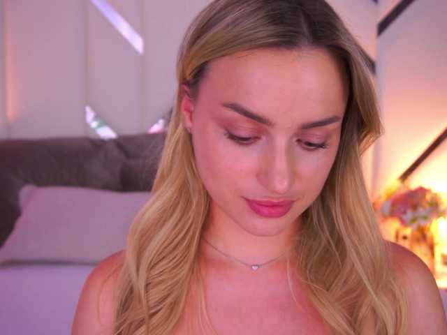 FloraGreys live webcam show