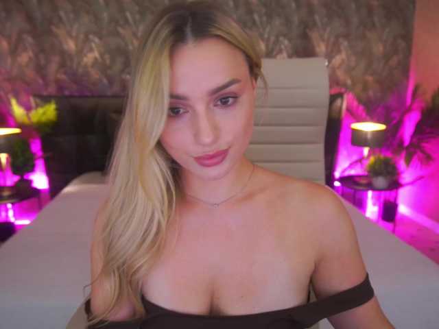 FloraGreys live webcam show