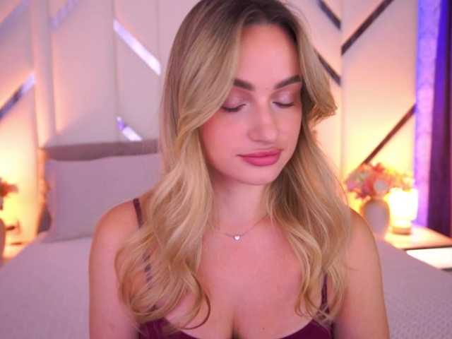FloraGreys live cam on BongaCams