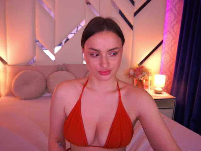 FloraGreys's BongaCams show and profile