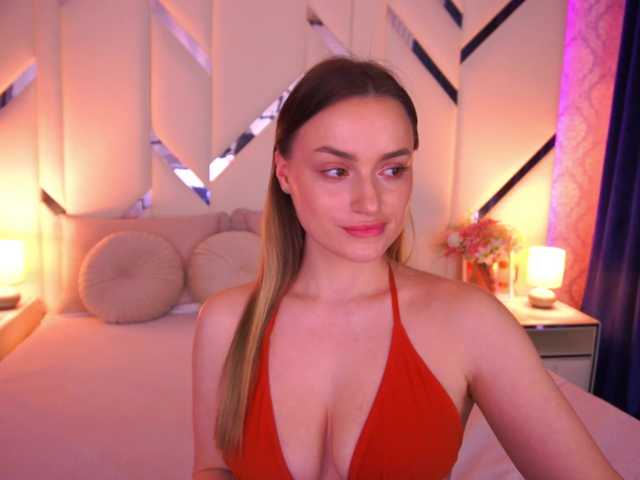 FloraGreys's BongaCams show and profile