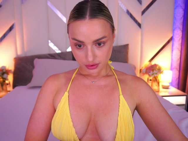 FloraGreys live webcam show