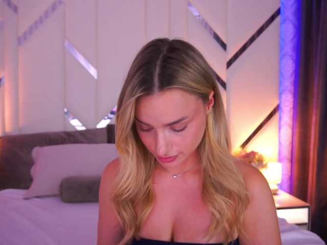 FloraGreys live webcam show
