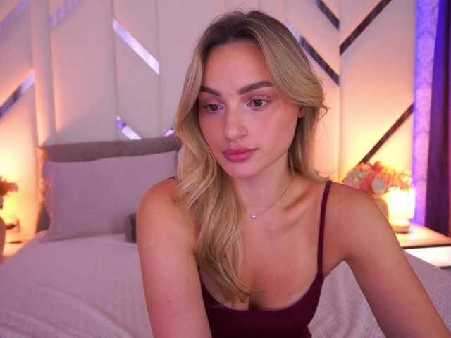 FloraGreys live cam on BongaCams