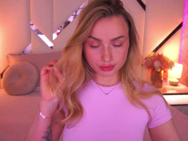 FloraGreys live cam