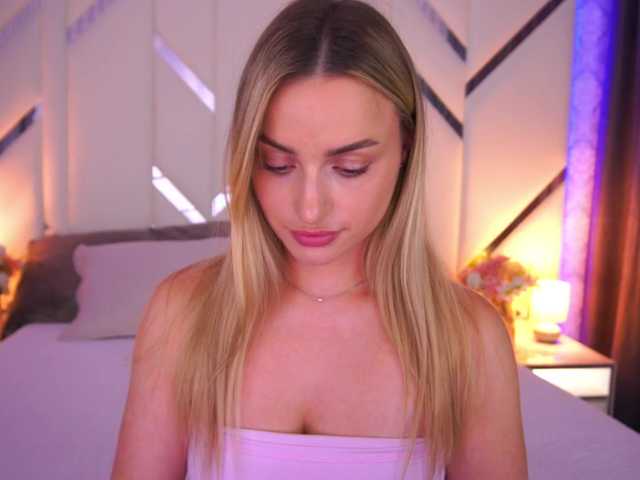 FloraGreys live webcam show