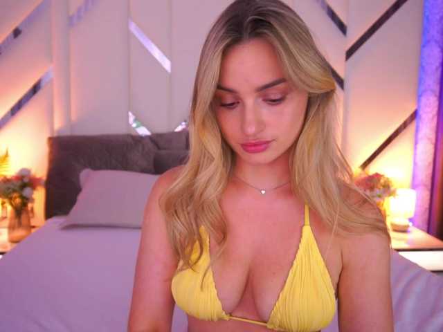 FloraGreys live webcam show