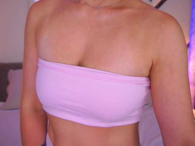 FloraGreys live webcam show