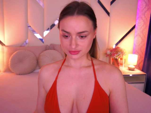 FloraGreys's BongaCams show and profile