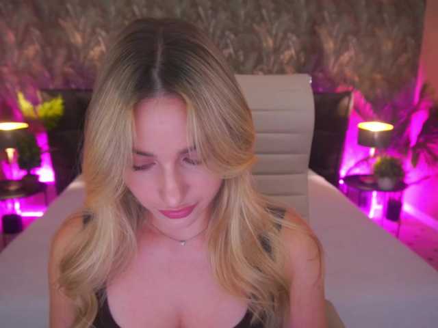 FloraGreys live webcam show