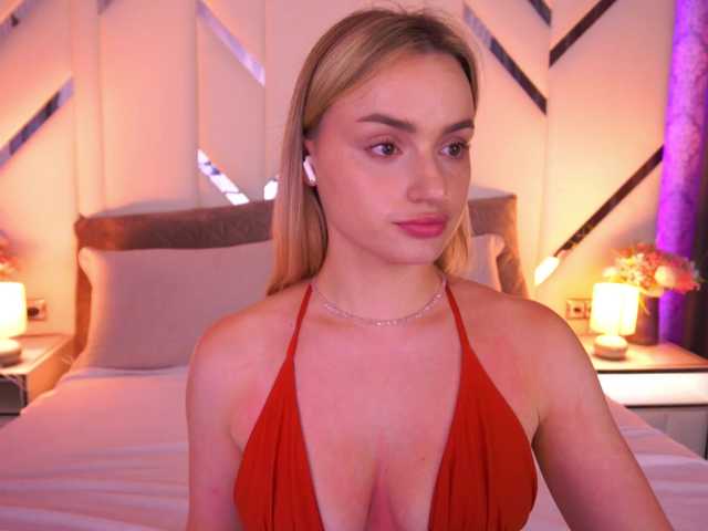 FloraGreys live cam on BongaCams