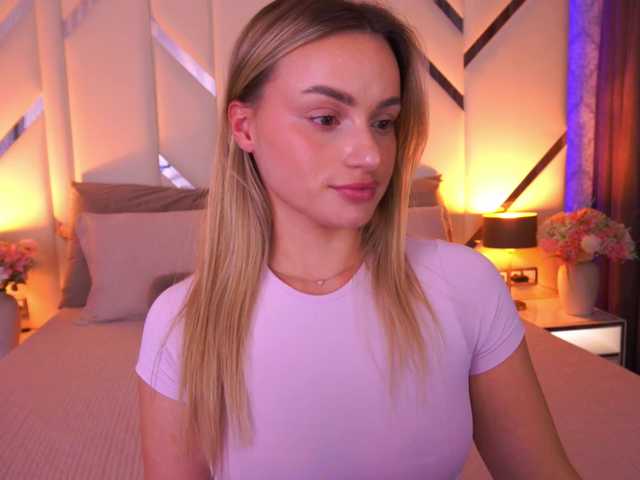 FloraGreys live cam preview