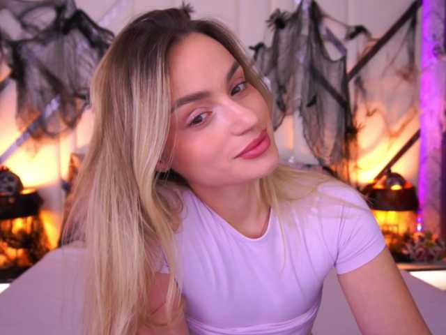 FloraGreys live cam on BongaCams