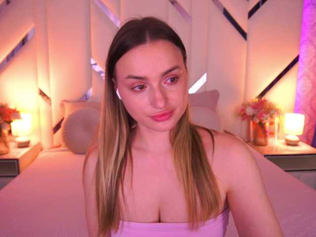FloraGreys's BongaCams show and profile
