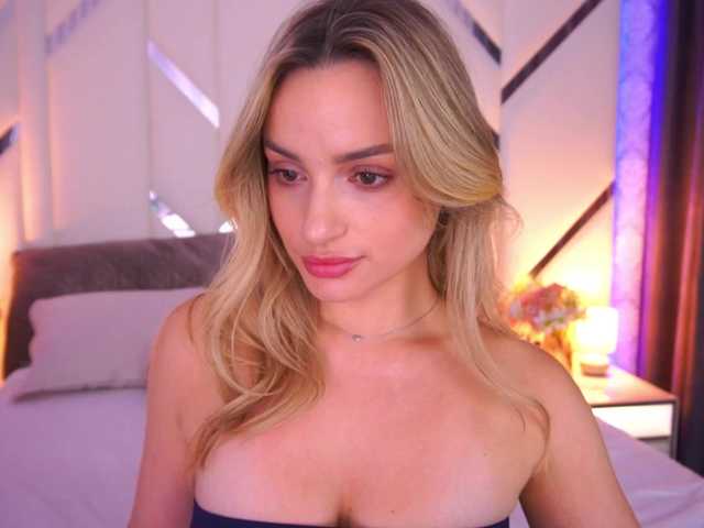 FloraGreys live webcam show