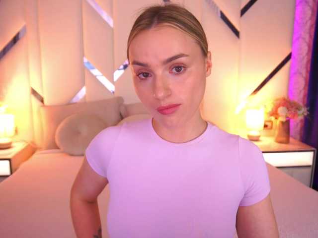 FloraGreys live cam