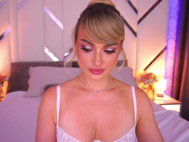 FloraGreys live webcam show