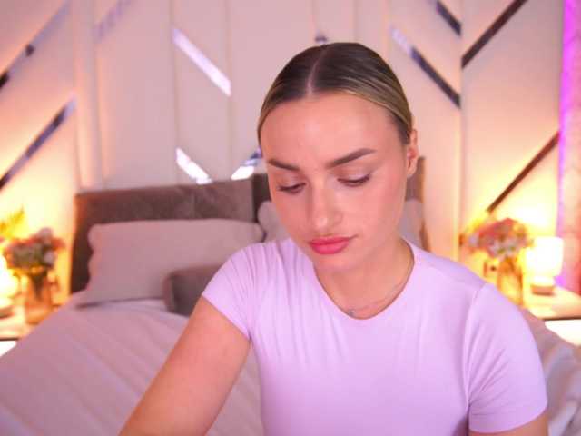 FloraGreys live webcam show